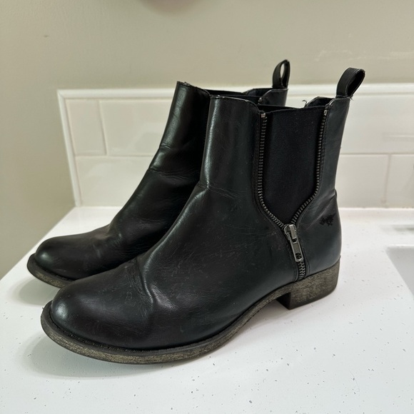 Rocket Dog Camilla Black Bromley Chelsea Boot Women’s 9 Faux Leather Comfy Shoes - Picture 3 of 9